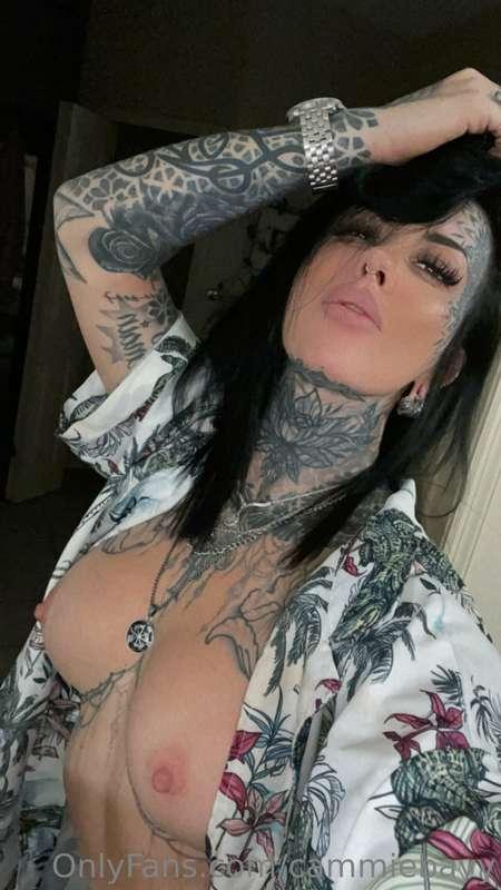 Hi🖤