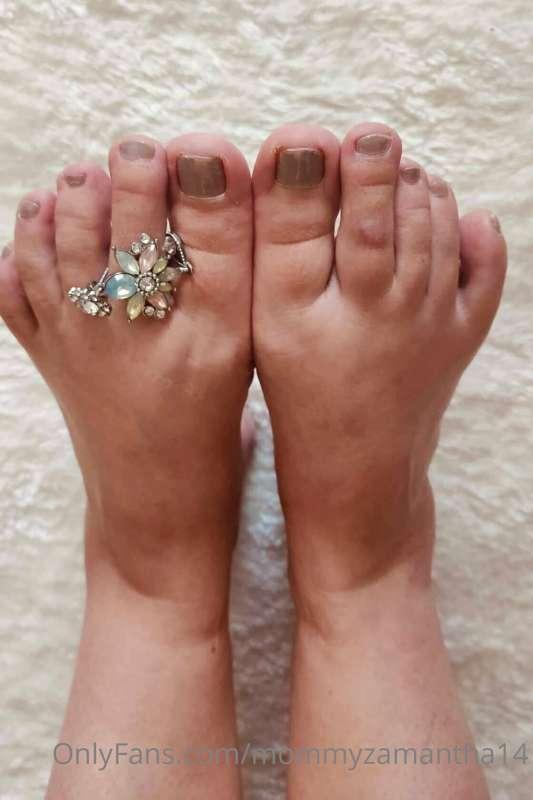 Hello feetcunts, how are you doing? Did you miss my feet? 😘