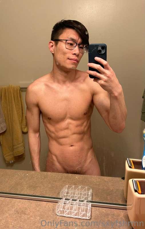 Snapped some pics before jumping in the shower. Wanna join m..