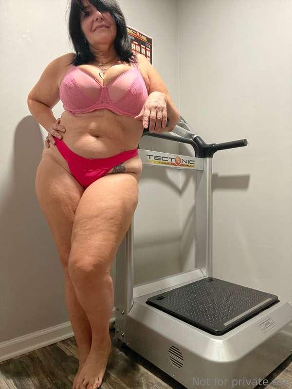 What do you think about pink 💜🥰 💰 💴 💵 