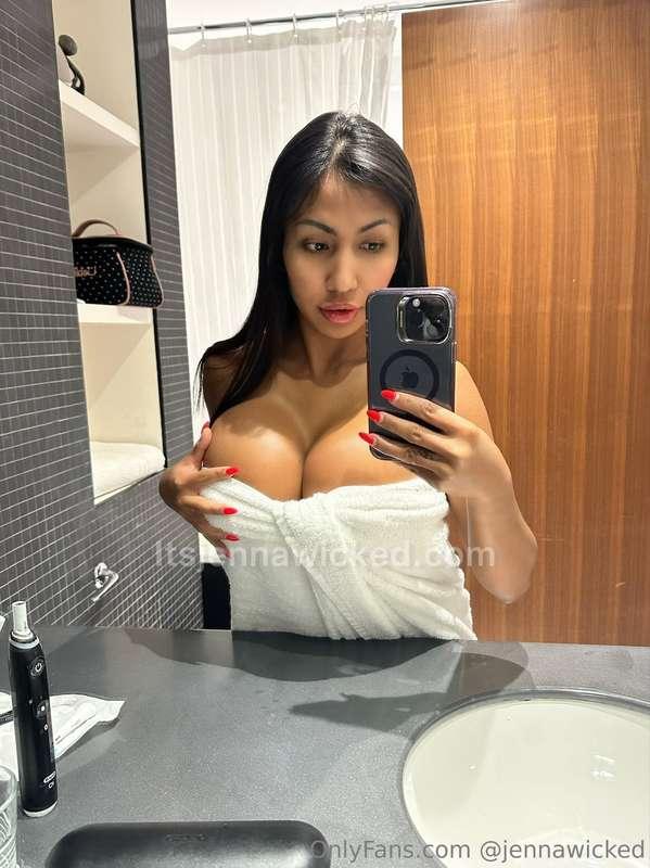 Good morning 💞 Are you excited for new year? I’m excited 😇
