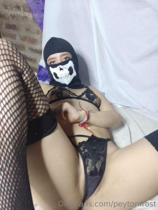 Who wants a custom JOI??
Can you last to the end….. or cum m..