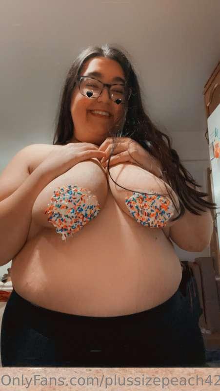 Suckable or fuckable? 🧁