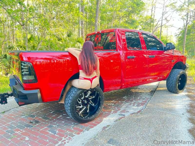 Some say red is my color 😍