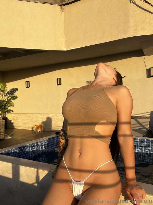 Sunbathing 😏 🌞