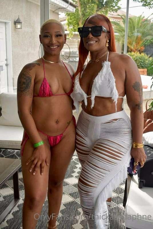 thickassdaphne image #0