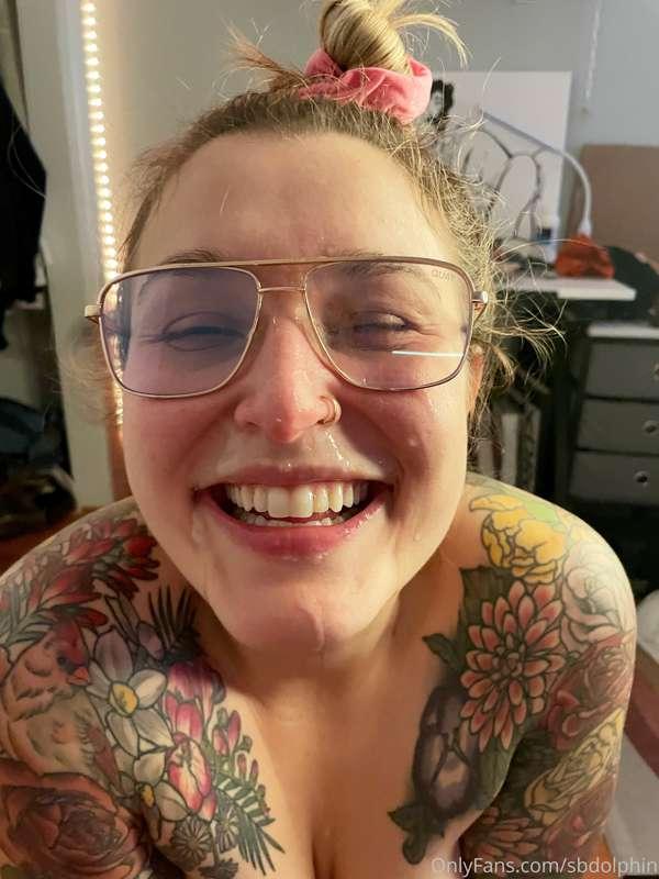 a happy lil' cumslut 💦
