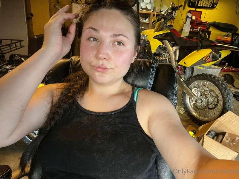 I ride dirt bikes too 🤠