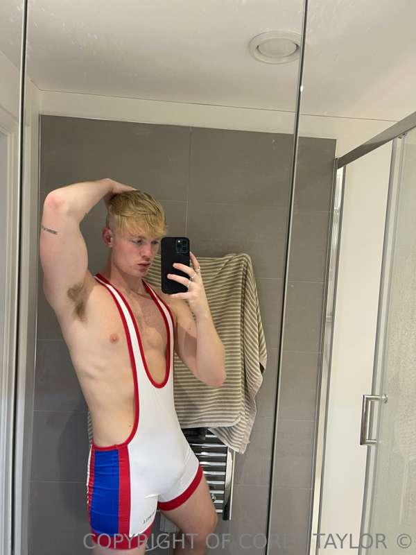 Anyone for some wrestling 🤼‍♂️ 😈