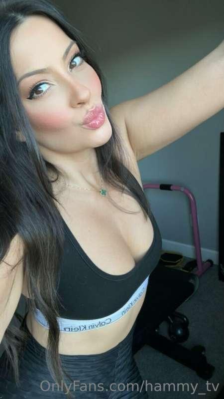 I want to feel your cum drip down my tits 🍒