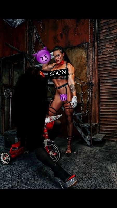 Large uncensored sets of my Jigsaw and Chun Li Shoots will b..