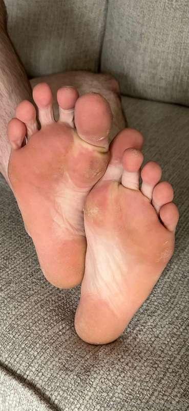 Cum tickle and taste daddy’s rough feet 🥵👅👣 I’m also making ..