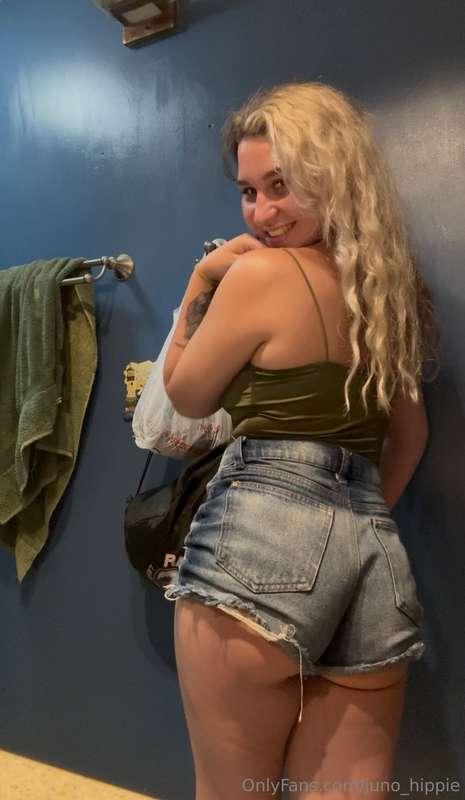 Stripping down for u🥰