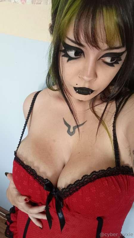 Do you think I look good in red? 🍒