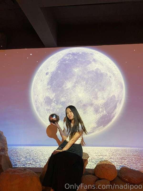 Did you guys see the Flower Moon tonight? It was this huge! ..