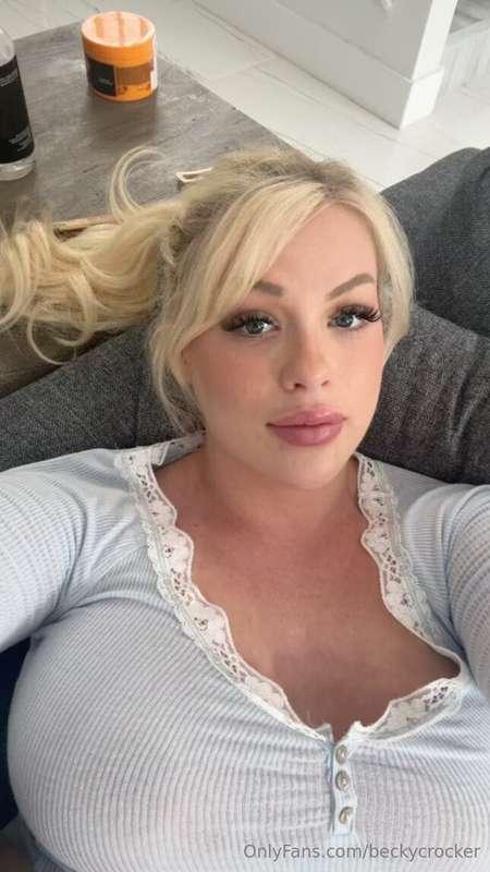 BABE ARE U THERE??? dm me~