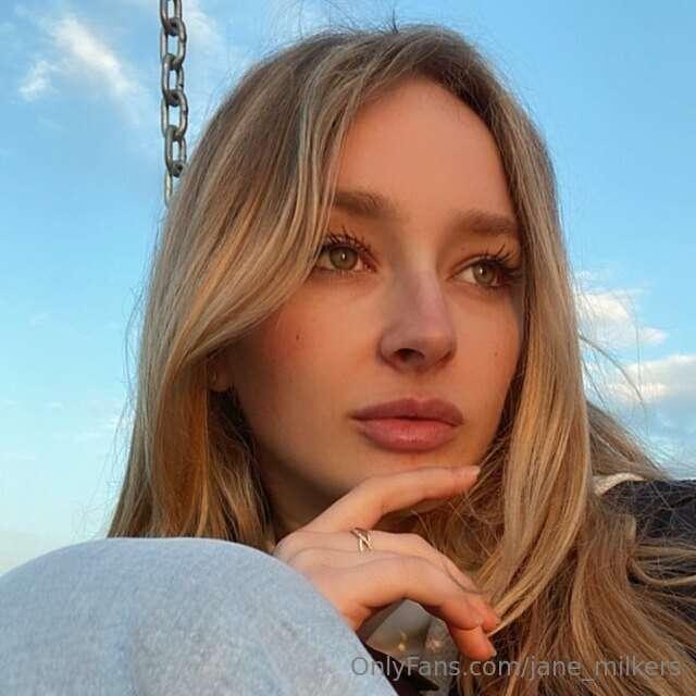 Spring is my favorite season of the year! 💛🌸 There is so muc..