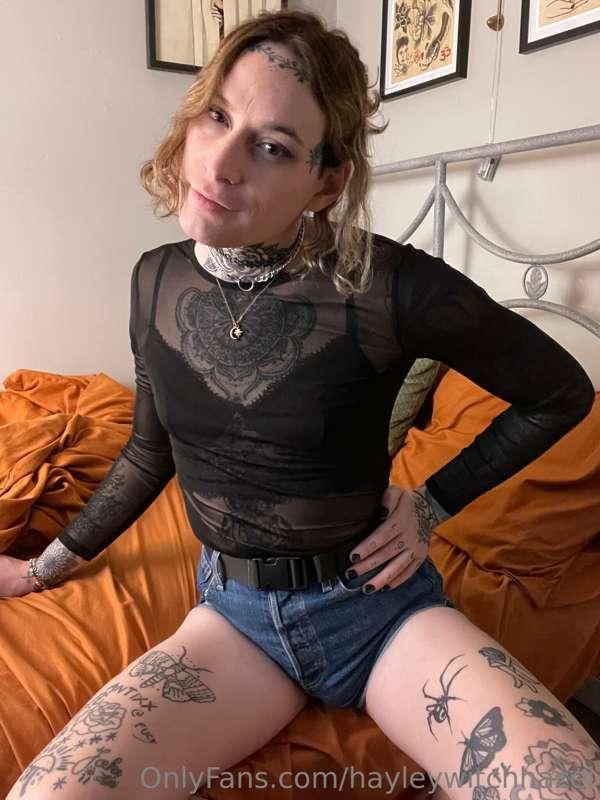 needing some hard dickk today 🥵