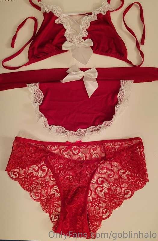 Little sexy red maid outfit with a cute red apron ❤️😍💖