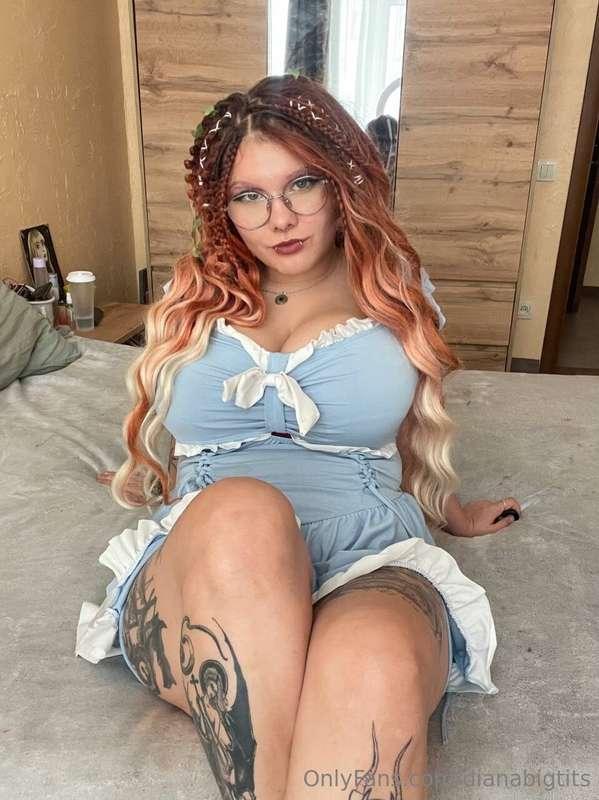 Help me take off my dress 😏🍒