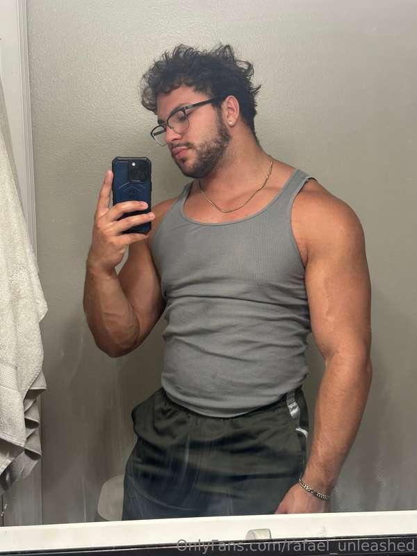 Can I be ur Latino Bf 😈