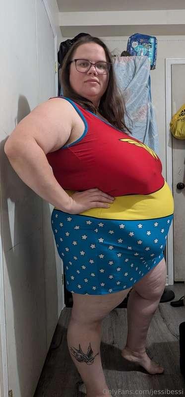 I hear this is how you like your MILFs dressed 💐