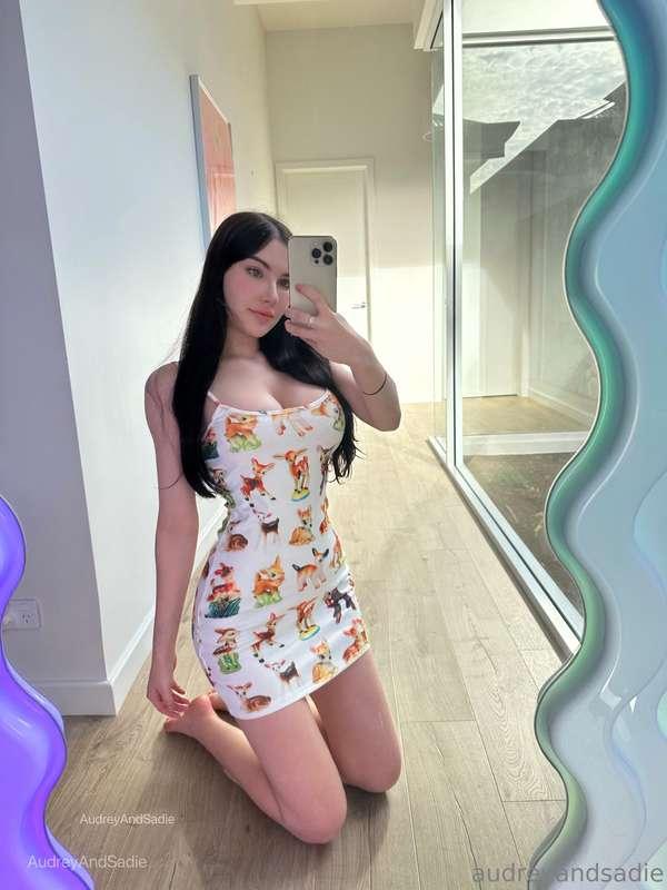 Hmmm... mirror sex? 🌸
