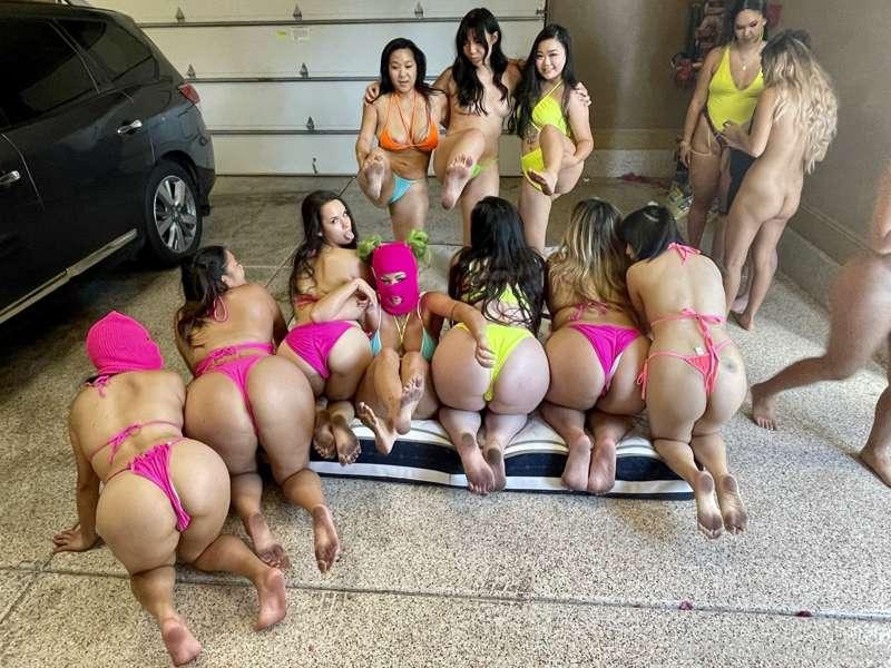 What does this picture smell like? 😂 
@songleexxx @princessi..