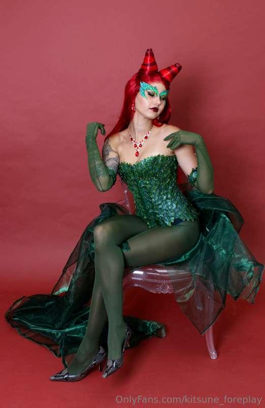 SEPTEMBER ONLYFANS EXCLUSIVES! Poison Ivy Pt. 1/2 THIS cospl..