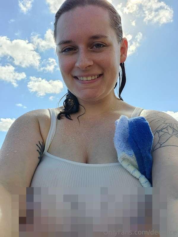 I heard there was a wet t shirt contest? 😏 I'll drop them ou..