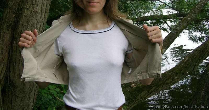 Look, I don't have a bra on
