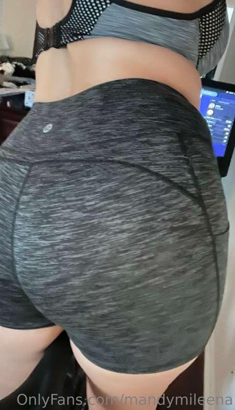 I could use a workout partner 🚴‍♀️ 😘