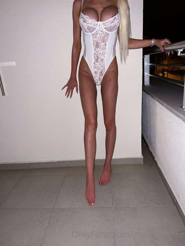 you want to take me up against this wall? 😈