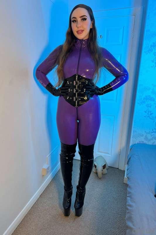Don’t forget to check your inbox from me!😈 I send free pussy..