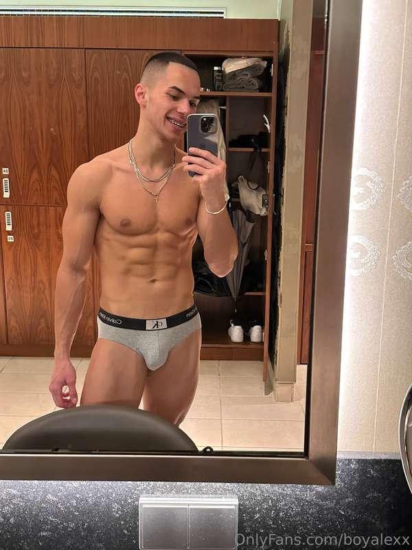 boyalexx image #3