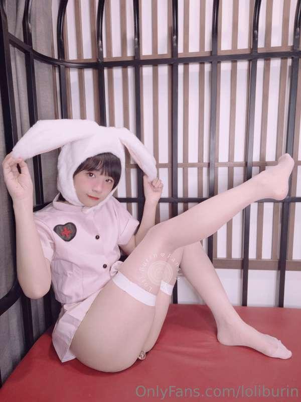 little bunny is hungry~😋💗