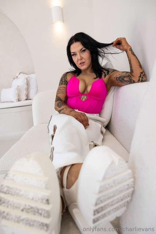 BOSS BITCH FULL SET IN YOUR DMS NOW