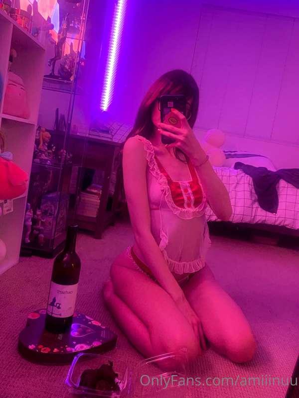 Surpriseeeeee I TOOK IT OFF AND YOU CAN TOTALLY SEE MY 🍒  :0..