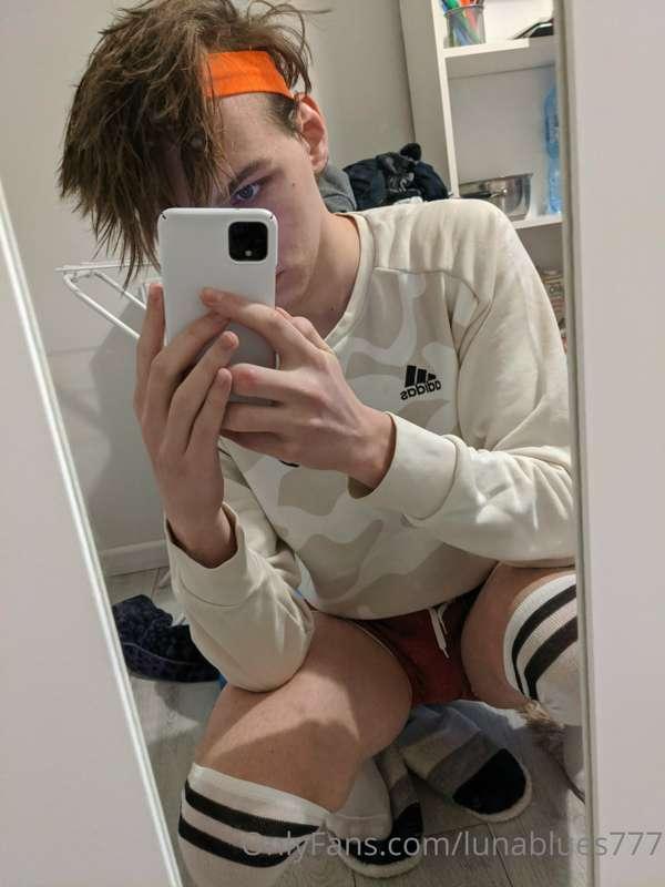 Do you like sporty femboys? Maybe after workout we can have ..