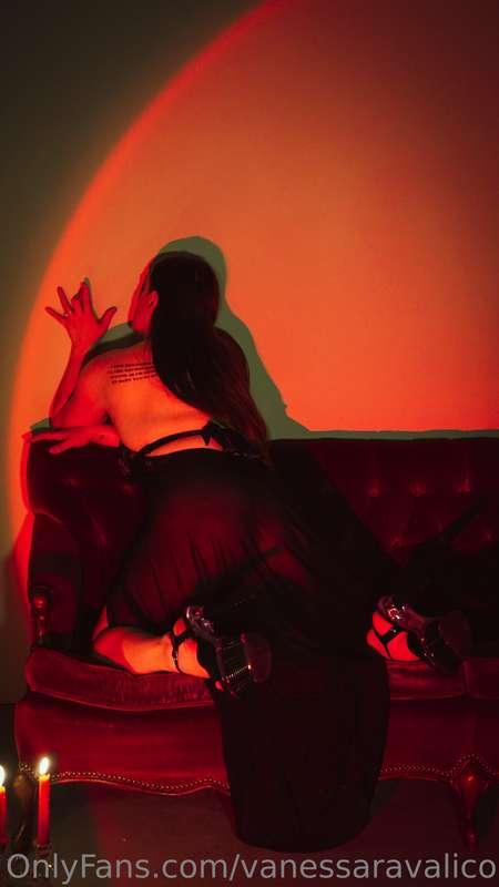 vanessaravalico image #2