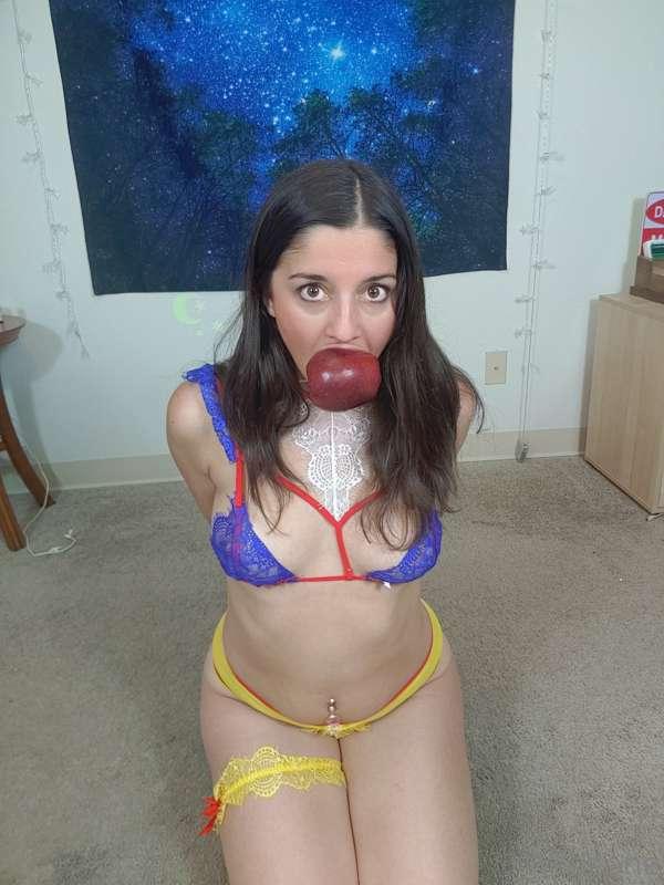 Sexy Snow White here ;)