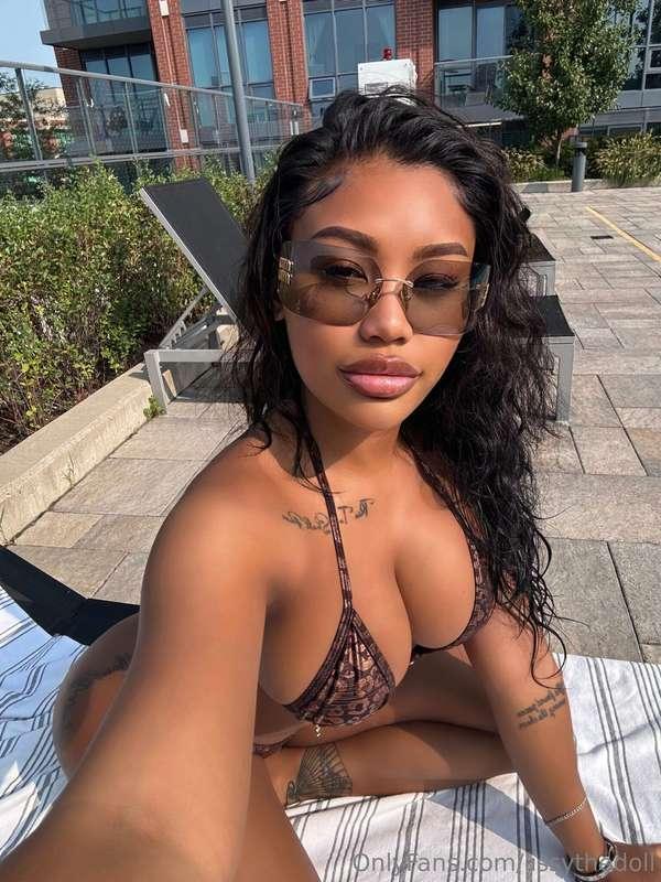 If u gotta choose between me and the next bitch u better cho..