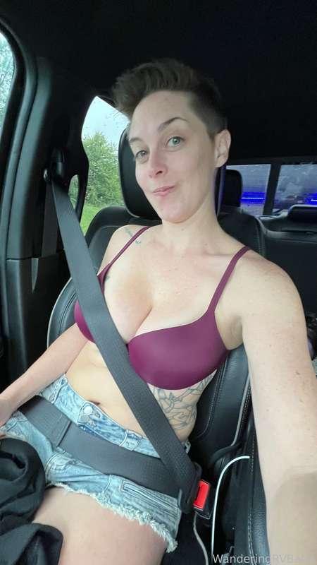 Travel day vibes 😘

#bigboobs #milf #topless #outdoor #truck #outdoorfun