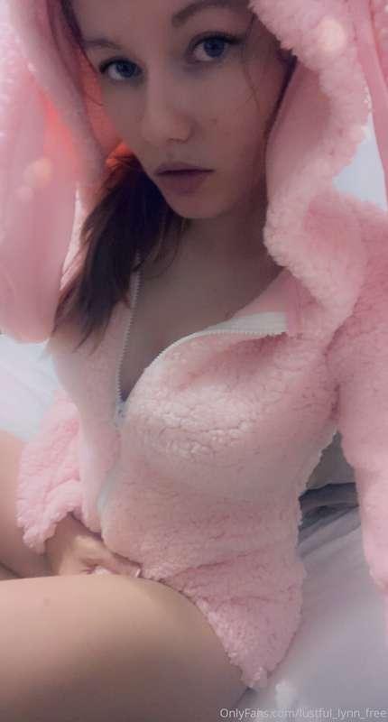 I got this beauty in the mail from a fan today! Give me abou..