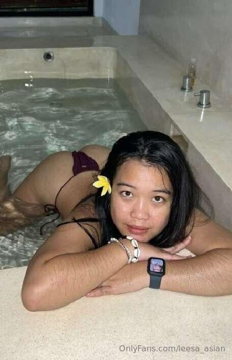 Come on in Daddy 😘 ! We can play in the Bathtub !!! Just mak..