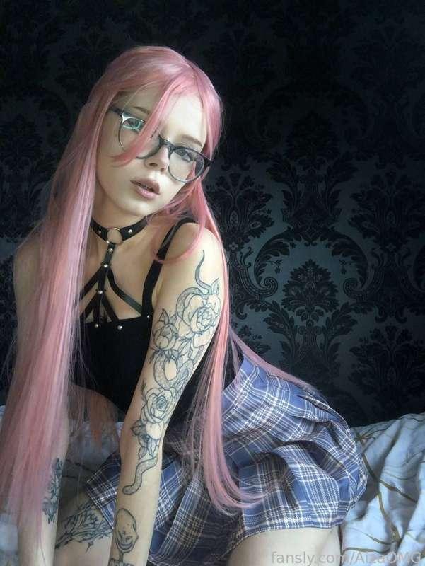 🍭😋I want my daddy's tasty cock 


#nsfw #fyp #sucks #blowjob #skirt #schoolgirl #student #wig #glasses #chair 