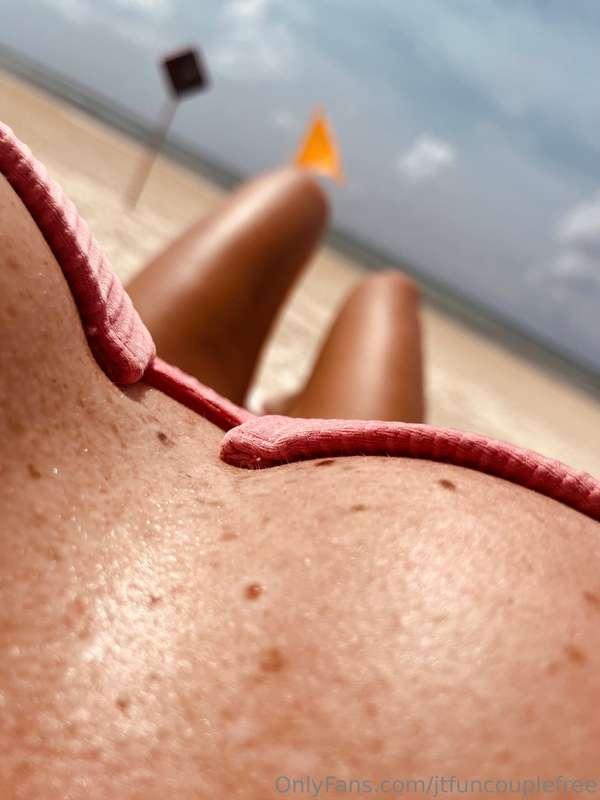 Catching some rays at the 🏝️