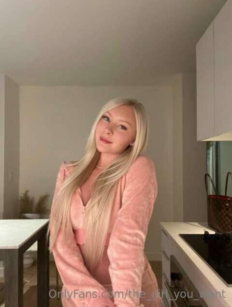 🔞😍AMAZING BLONDIE @freshmanblondie18
WITH FREE SUBSCRIPTION ..
