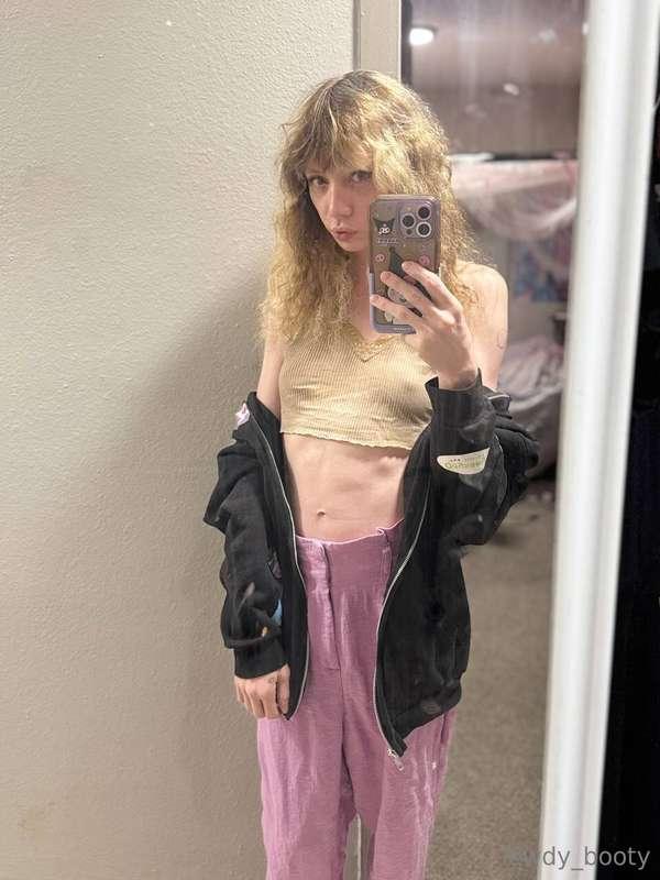 Do I look hot wearing this?😘🥵