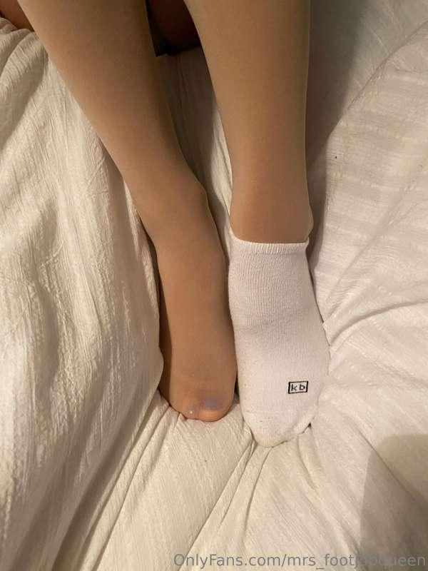 mrs_footjobqueen image #1